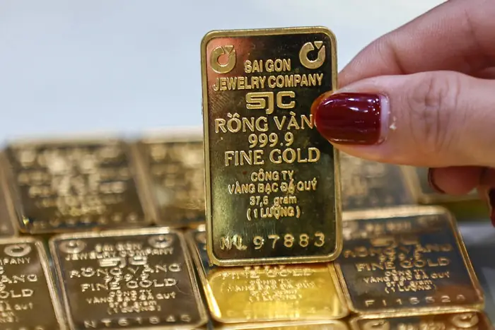 Giá Arum Bằng Vàng