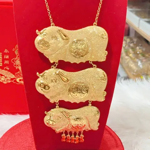 Giá Cám Con Heo Vàng