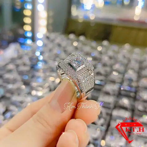 Giá Nhẫn Vàng Trắng Italy 750