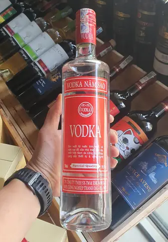 Giá Rượu Vodka Sao Vàng