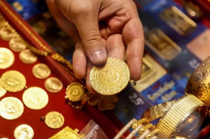 Giá Vàng Lên Mỗi Năm