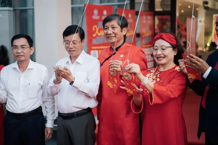 Giá Vàng Tiệm Vàng Mi Hồng