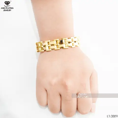 Lắc Tay Vàng Nam Giá Bao Nhiêu