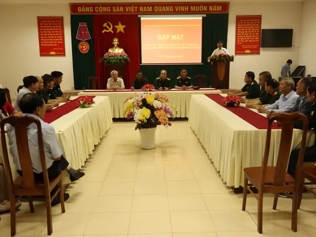 Bình Hoi Làm Vàng Giá Bao Nhiêu