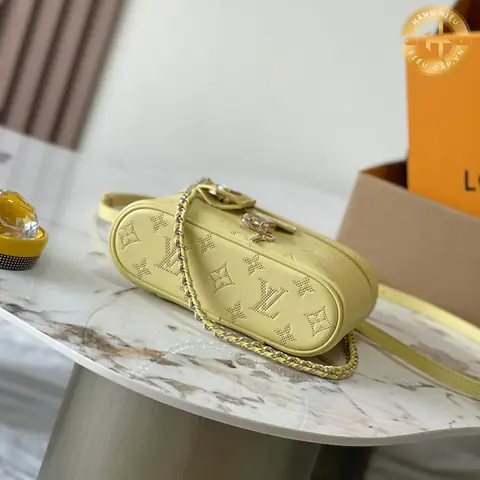 Chữ P Màu Vàng Giá Bao Nhiêu