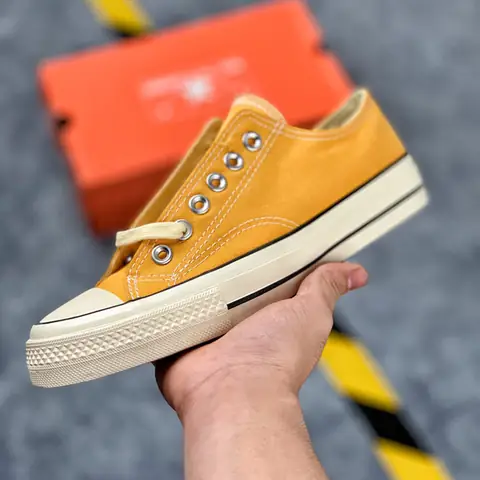 Converse 1970s Vàng Giá Bao Nhiêu