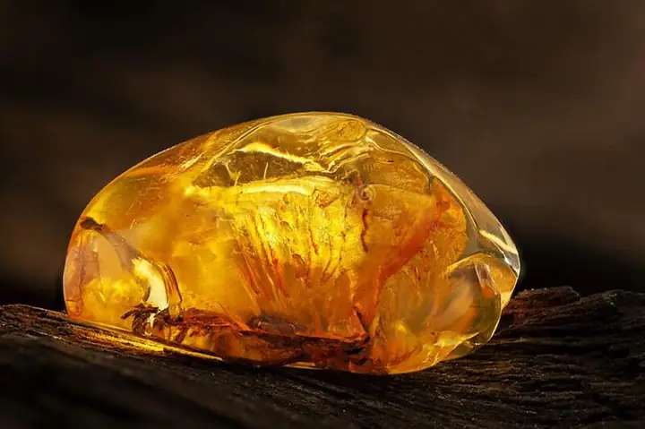 Đá Hổ Phách Trong Phong Thủy