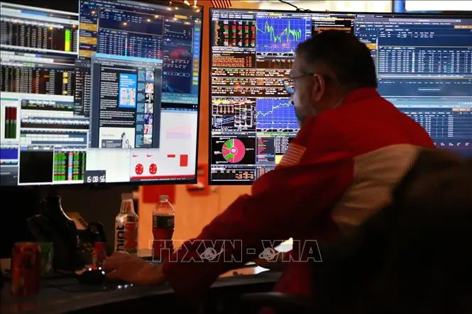Dow Jones Và Giá Vàng Biến Động Ngược Chiều