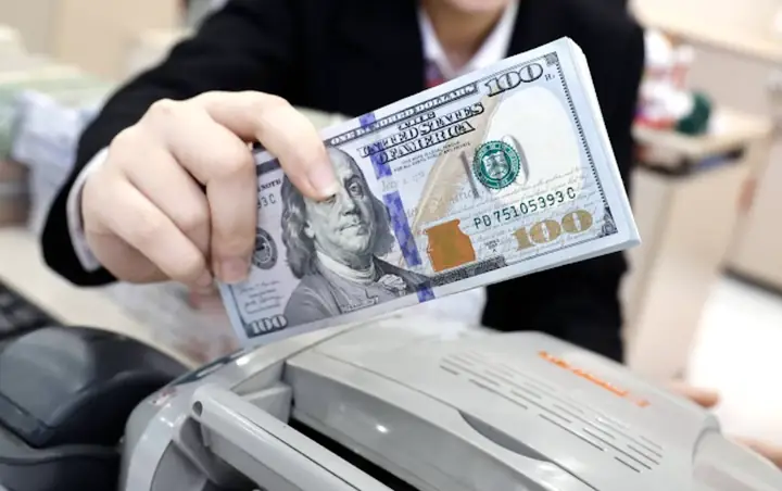 Giá 100 Đô La Mỹ Chỉ Vàng