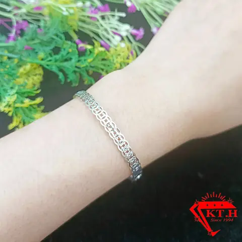 Giá Cả Lắc Tay Nữ Vàng Trắng