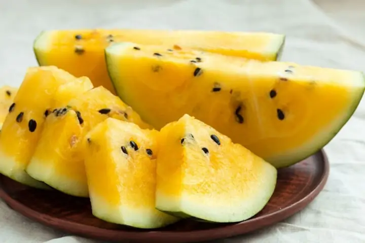 Giá Dưa Hấu Ruột Vàng Tại Hà Nội