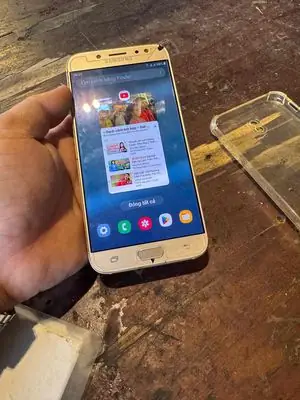 Giá Samsung Galaxy J7 Vàng 32 Gb