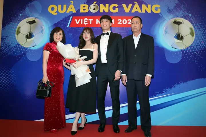 Giá Tiền Quả Bóng Vàng Thế Giới