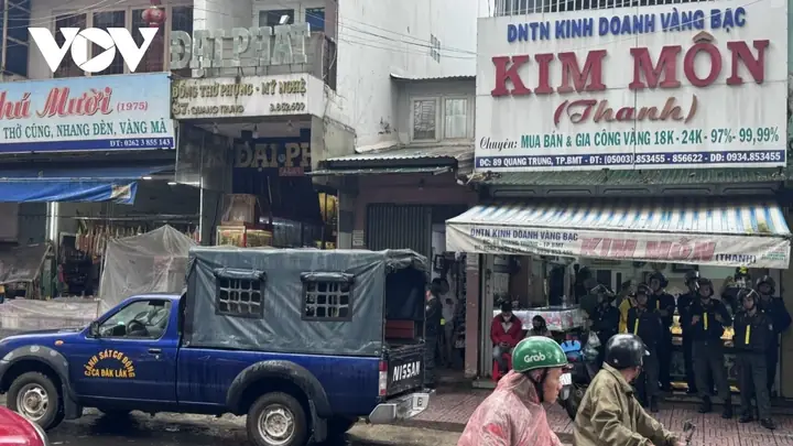 Giá Vàng 18k Ban Ra Tai Ô Môn