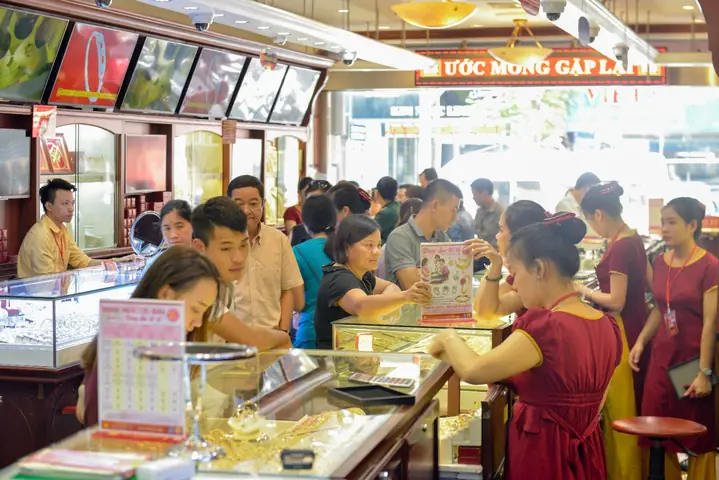 Giá Vàng Giảm Mạnh Trong Tháng 10 2016