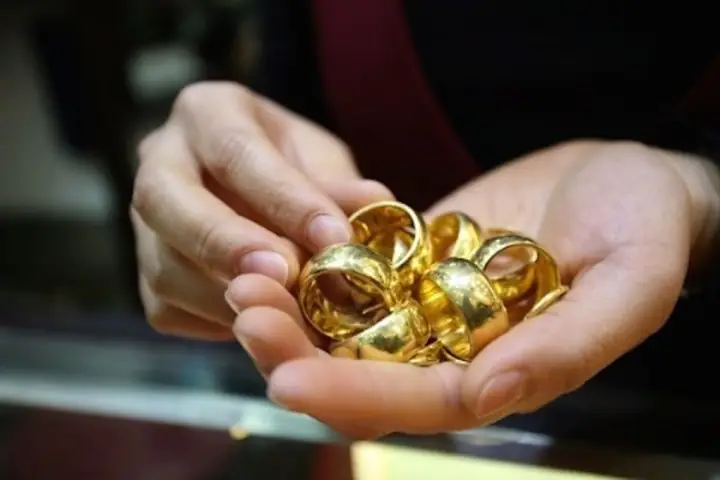 Giá Vàng May Mắn Và Vàng Thần Tài Được Mua