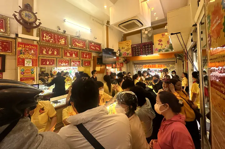 Giá Vàng Mi Hồng Ngày 26 8