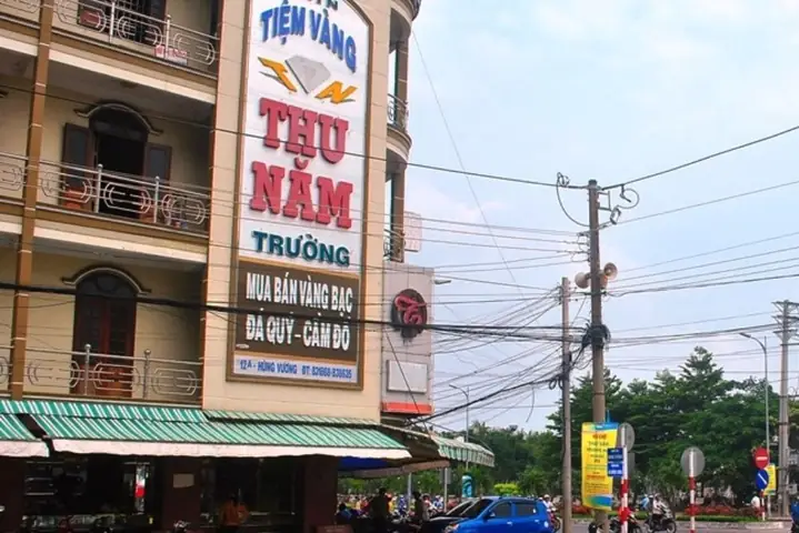 Giá Vàng Tiệm Vàng Thu Năm Cà Mau