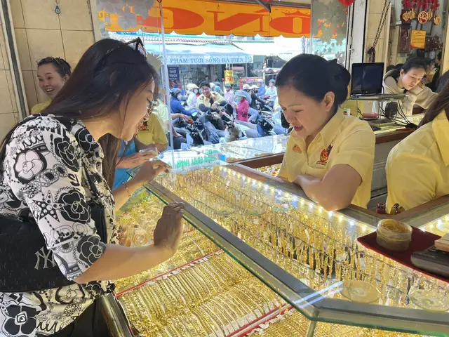 Giá Vàng Trong Nước Có Tăng Trong Ngày Thần Tài
