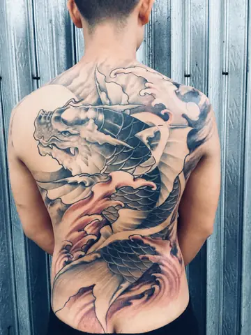 Hình Xăm Phong Thủy Kín Lưng