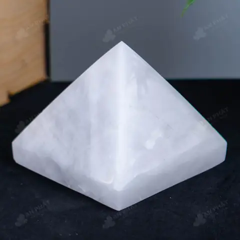 Kim Tự Tháp Thạch Anh Phong Thủy
