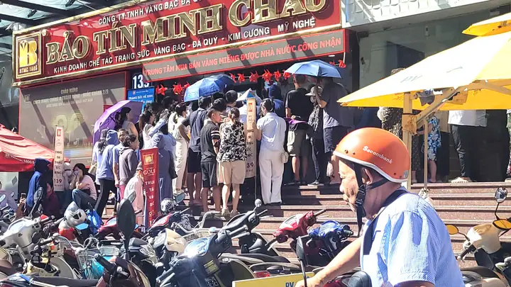 Mua Bảo Hiểm Cho Giá Vàng