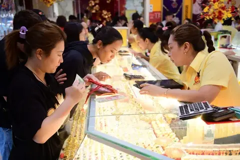 Mỹ Đánh Iraq Giá Vàng Tăng