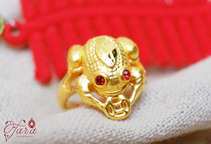 Nhẫn Cóc Ngậm Tiền Bằng Vàng Giá Bao Nhiêu