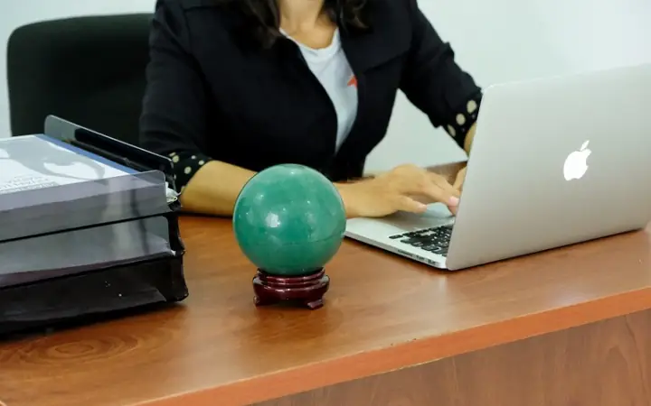 Phong Thủy Bàn Làm Việc Cho Người Mệnh Mộc