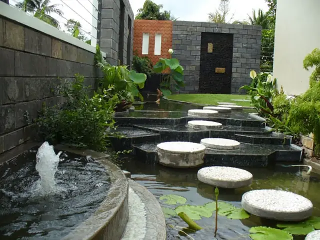 Phong Thủy Làm Hồ Cá Trước Nhà