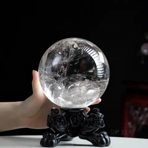Tác Dụng Của Quả Cầu Thủy Tinh Trong Phong Thủy