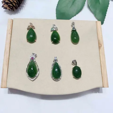 Tuổi Mậu Ngọ Đeo Vòng Phong Thủy Màu Gì