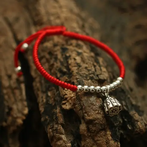 Vòng Tay Phong Thủy Dây Đỏ