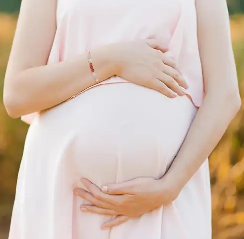 Bà Bầu Có Nên Đeo Đá Phong Thủy