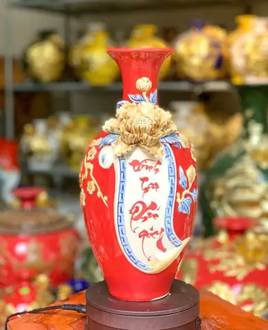 Bình Gốm Đỏ Phong Thủy Họa Tiết Hoa Ong